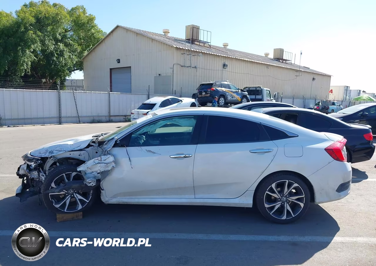 2020 Honda Civic Touring VIN:19XFC1F99LE210377 - 14