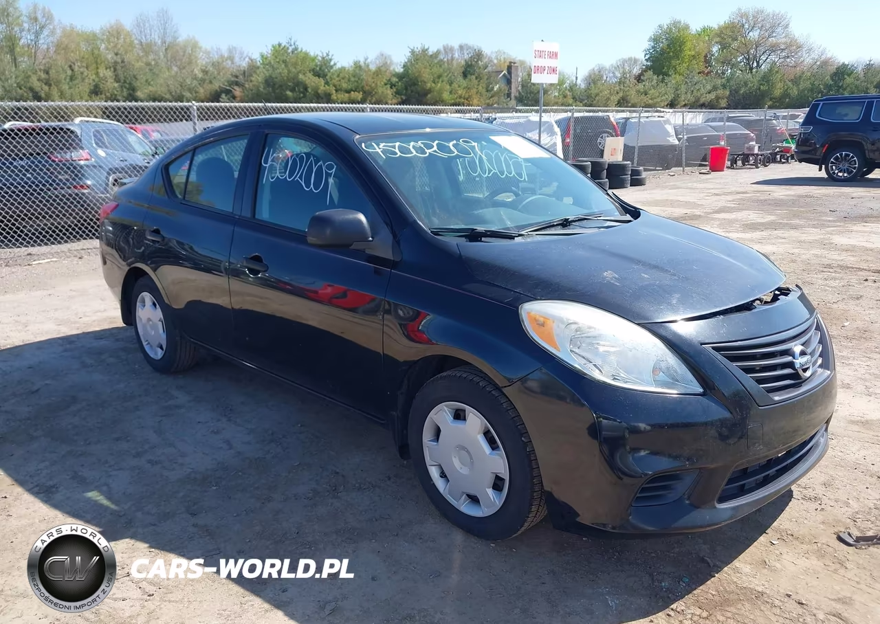 2013 Nissan Versa 1.6 S+