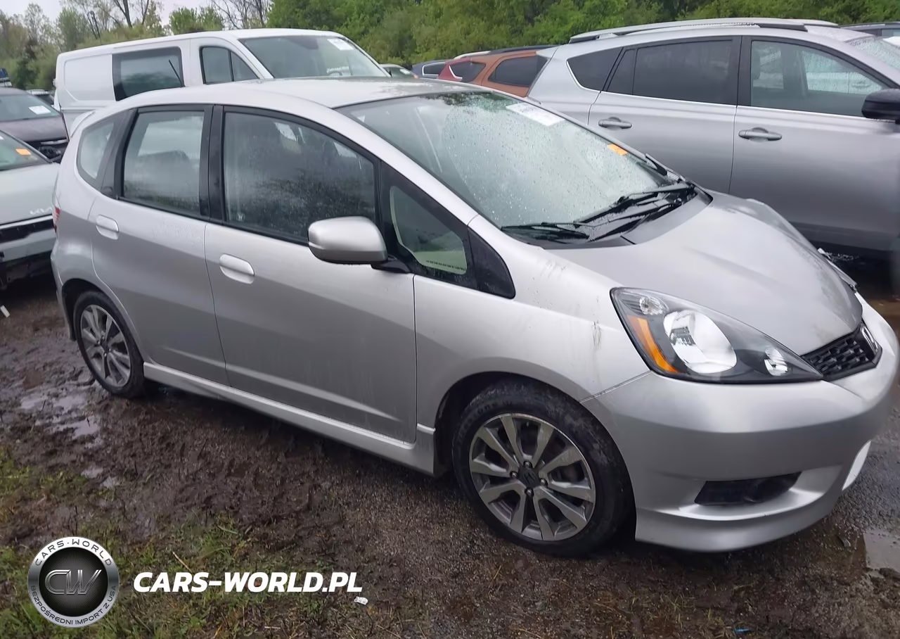 2013 Honda Fit Sport VIN:JHMGE8H51DC015477 - 13