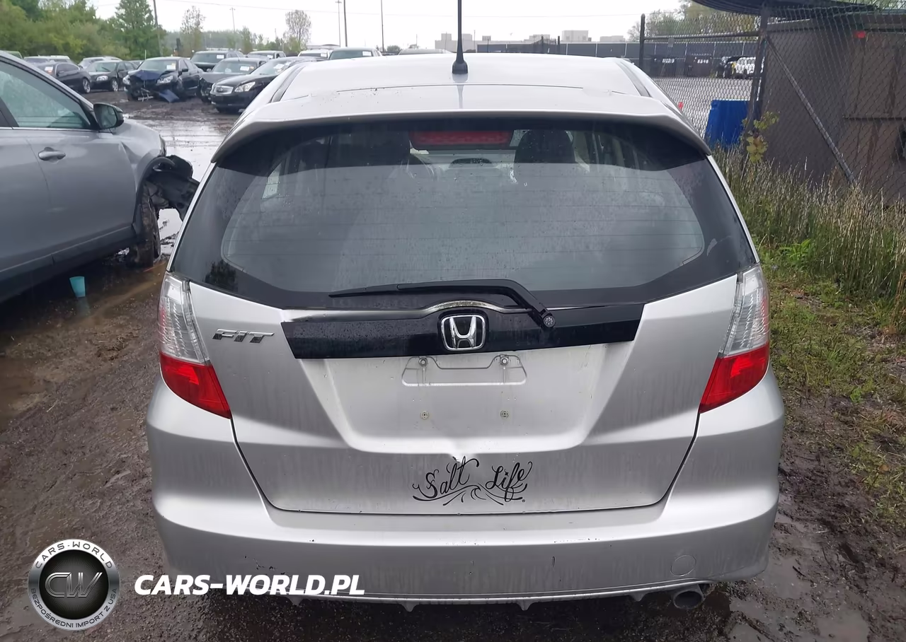 2013 Honda Fit Sport VIN:JHMGE8H51DC015477 - 16