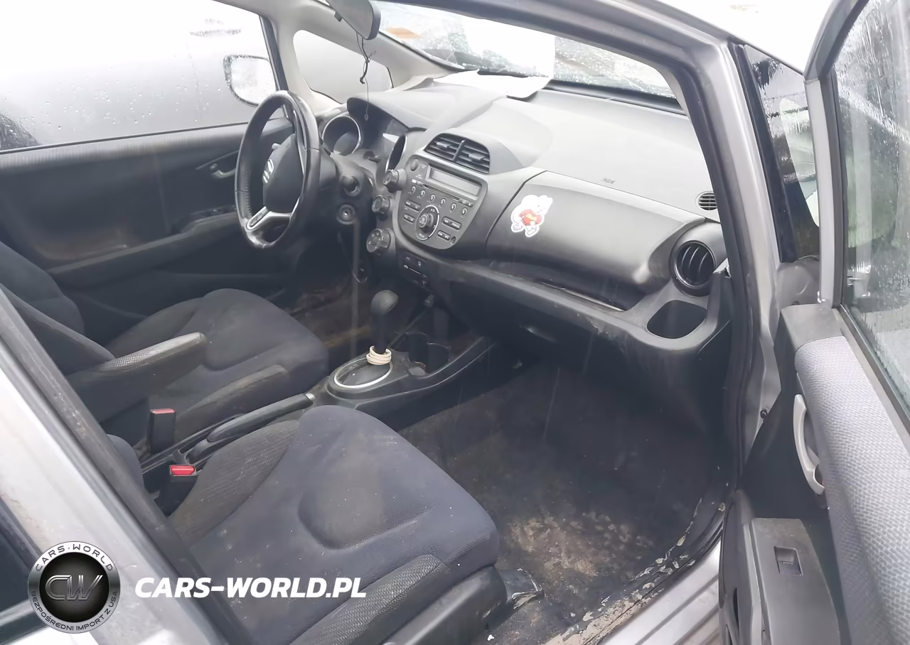2013 Honda Fit Sport VIN:JHMGE8H51DC015477 - 5