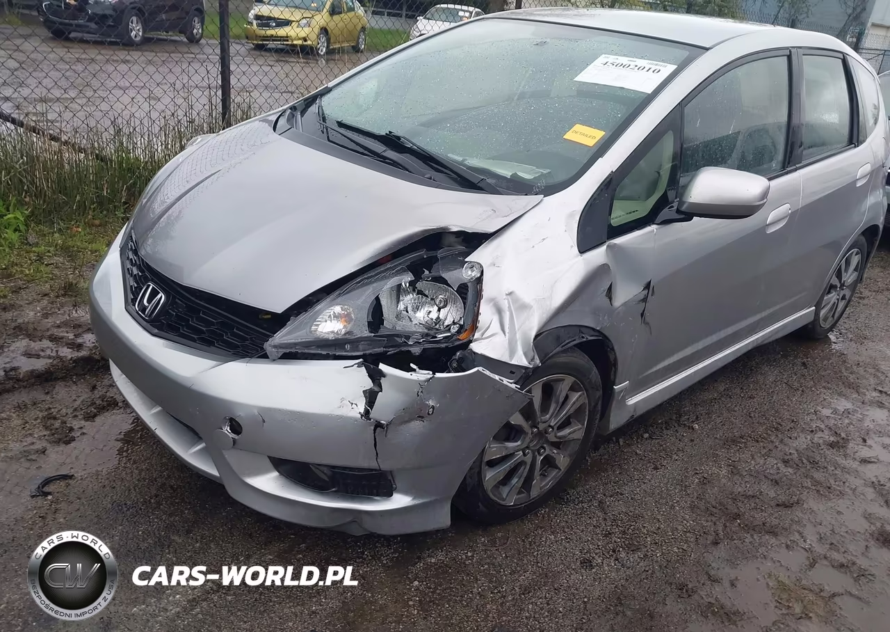 2013 Honda Fit Sport VIN:JHMGE8H51DC015477 - 6