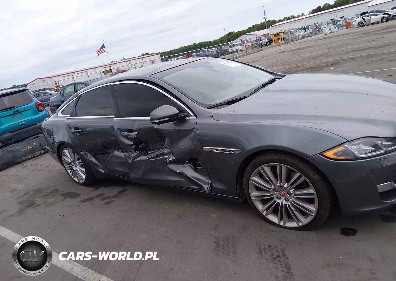 2017 Jaguar Xj Xjl Supercharged VIN:SAJWA2GE7HMW08639 - 13