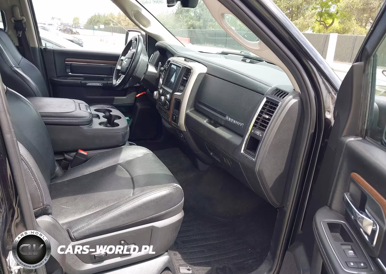 2017 Ram 1500 Laramie 4X2 5'7 Box VIN:1C6RR6NTXHS765243 - 5