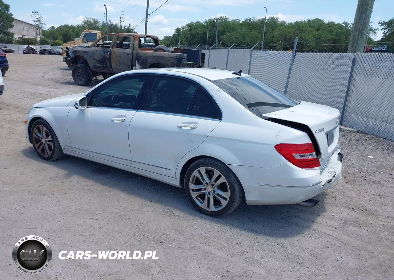 2013 Mercedes-Benz C 250 Luxury VIN:WDDGF4HB2DA802596 - 3