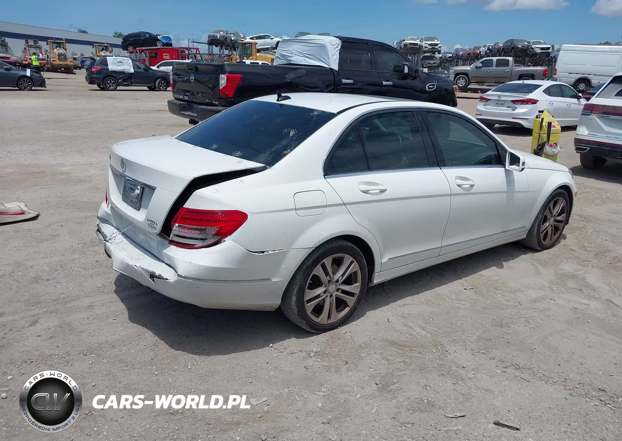 2013 Mercedes-Benz C 250 Luxury VIN:WDDGF4HB2DA802596 - 4