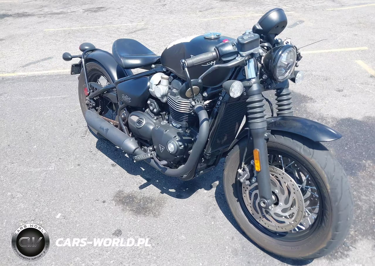 2018 Triumph Motorcycle Bonneville Bobber Black