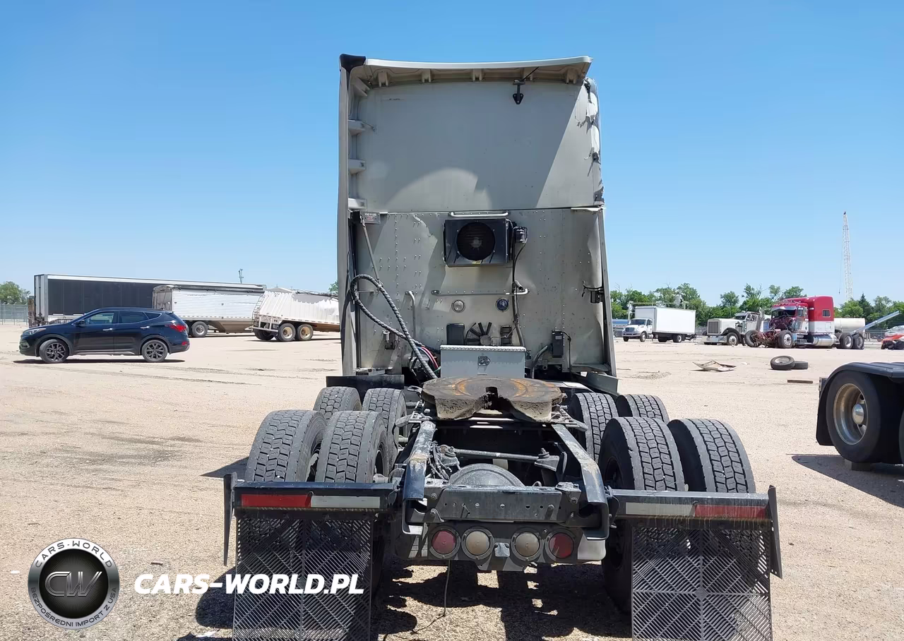 2020 Kenworth T680 VIN:1XKYD49XXLJ311419 - 8