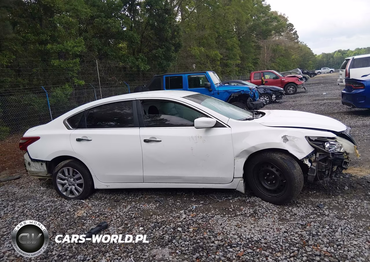 2018 Nissan Altima 2.5 S VIN:1N4AL3AP1JC136393 - 13