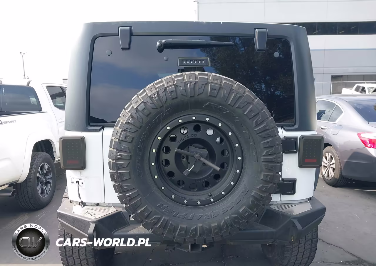 2017 Jeep Wrangler Unlimited Rubicon 4X4 VIN:1C4BJWFG2HL675971 - 17