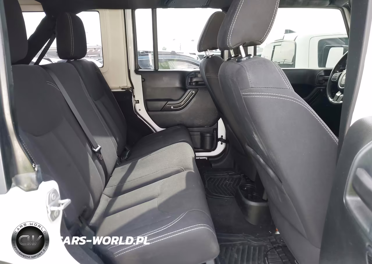 2017 Jeep Wrangler Unlimited Rubicon 4X4 VIN:1C4BJWFG2HL675971 - 8