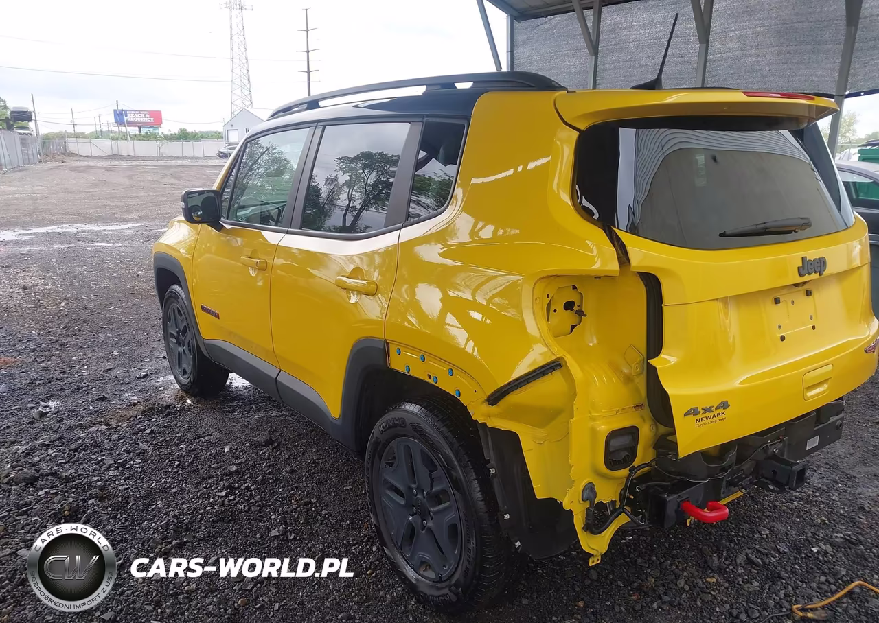 2018 Jeep Renegade Trailhawk 4X4 VIN:ZACCJBCB3JPG92981 - 3