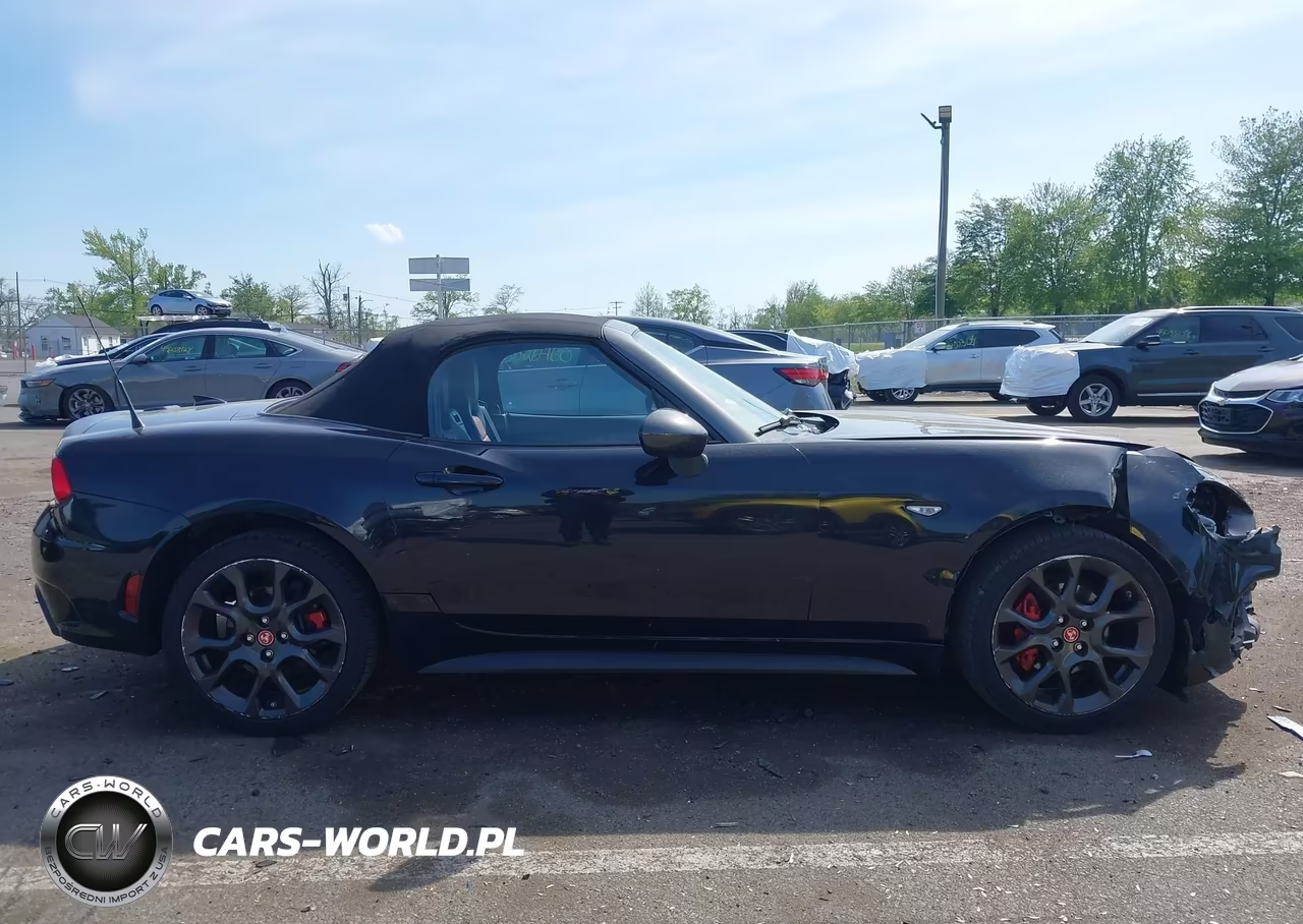 2018 Fiat 124 Spider Abarth VIN:JC1NFAEK5J0137227 - 13