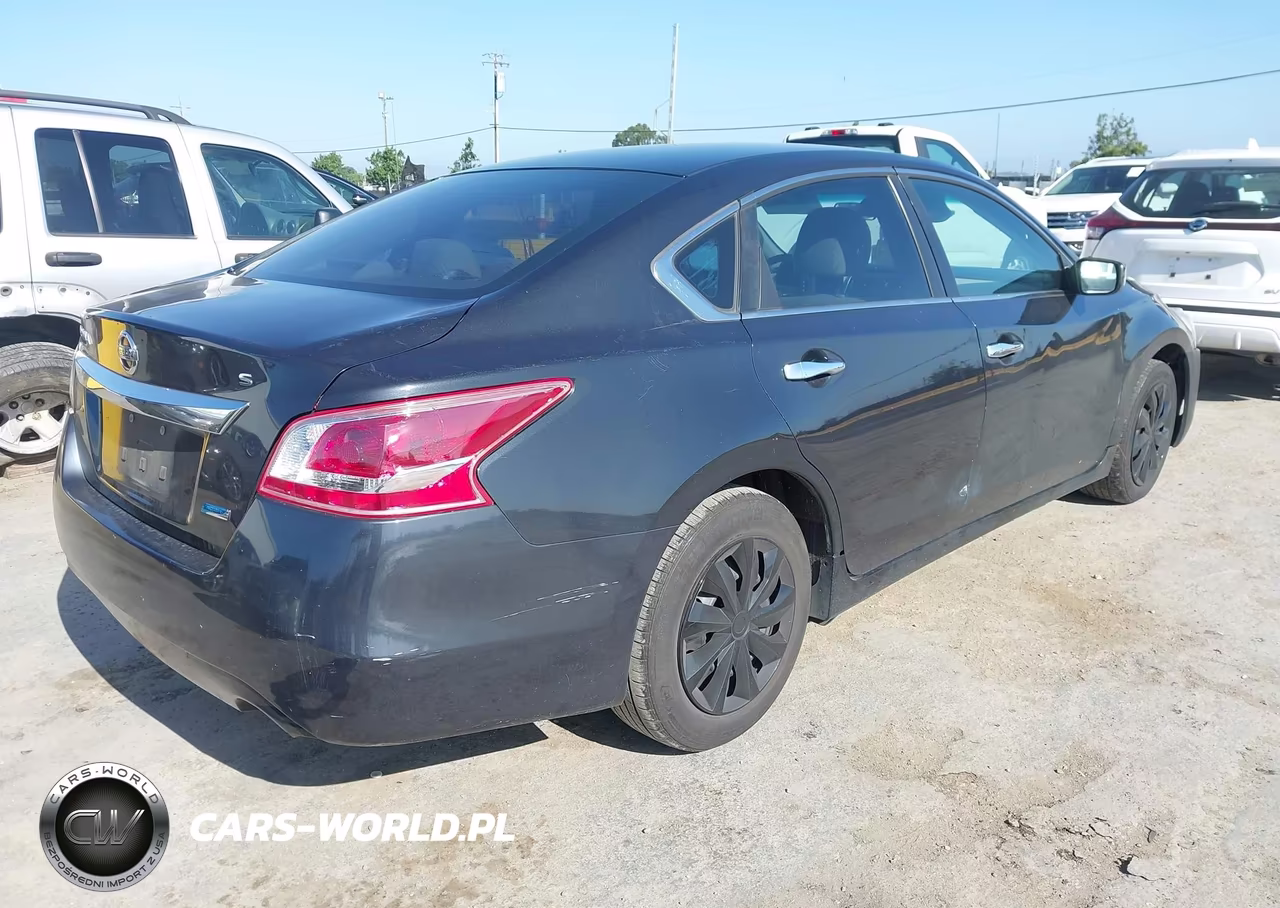 2014 Nissan Altima 2.5 S VIN:1N4AL3AP3EN218006 - 4