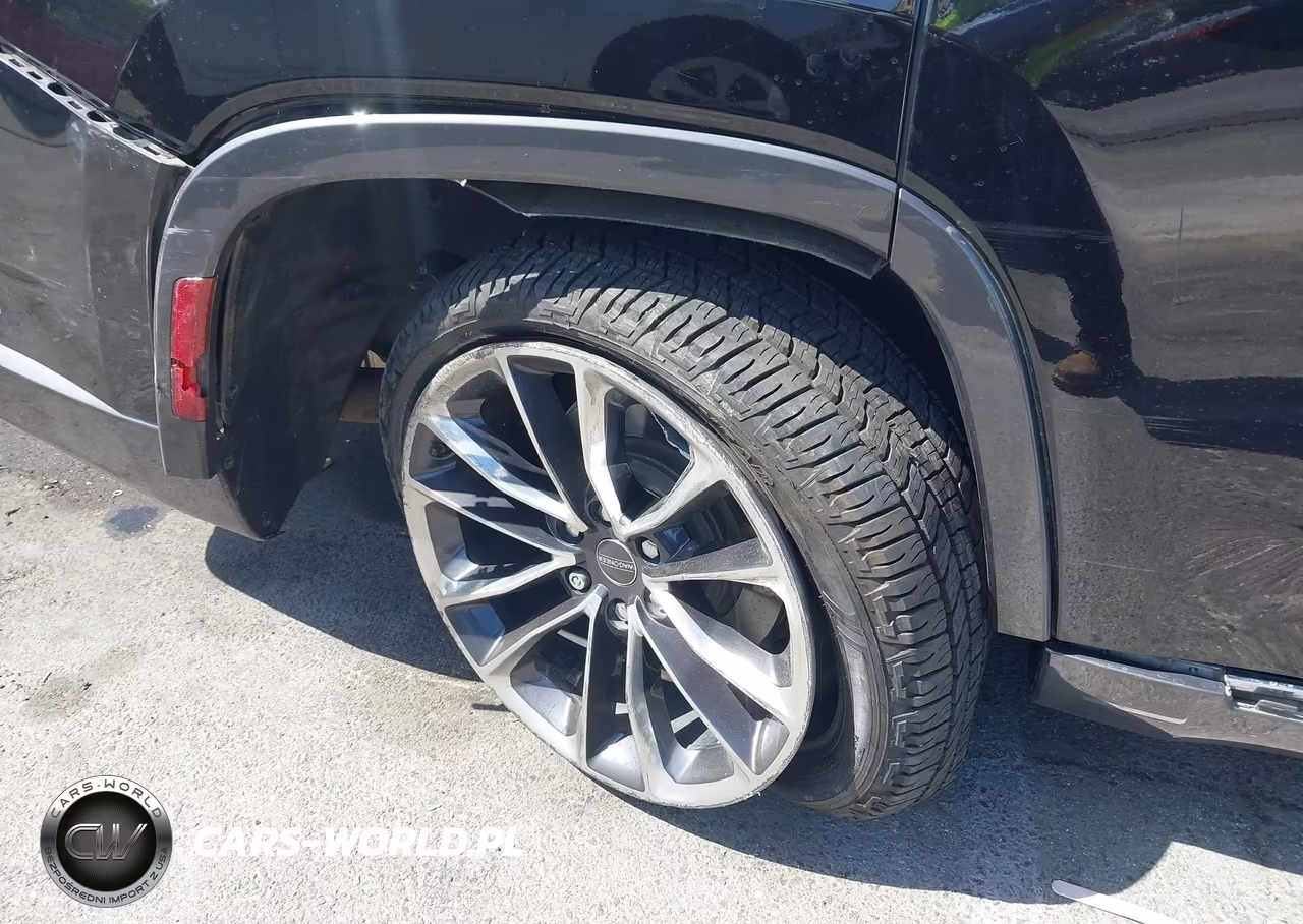 2022 Jeep Wagoneer Series Iii 4X4 VIN:1C4SJVDT9NS205366 - 6