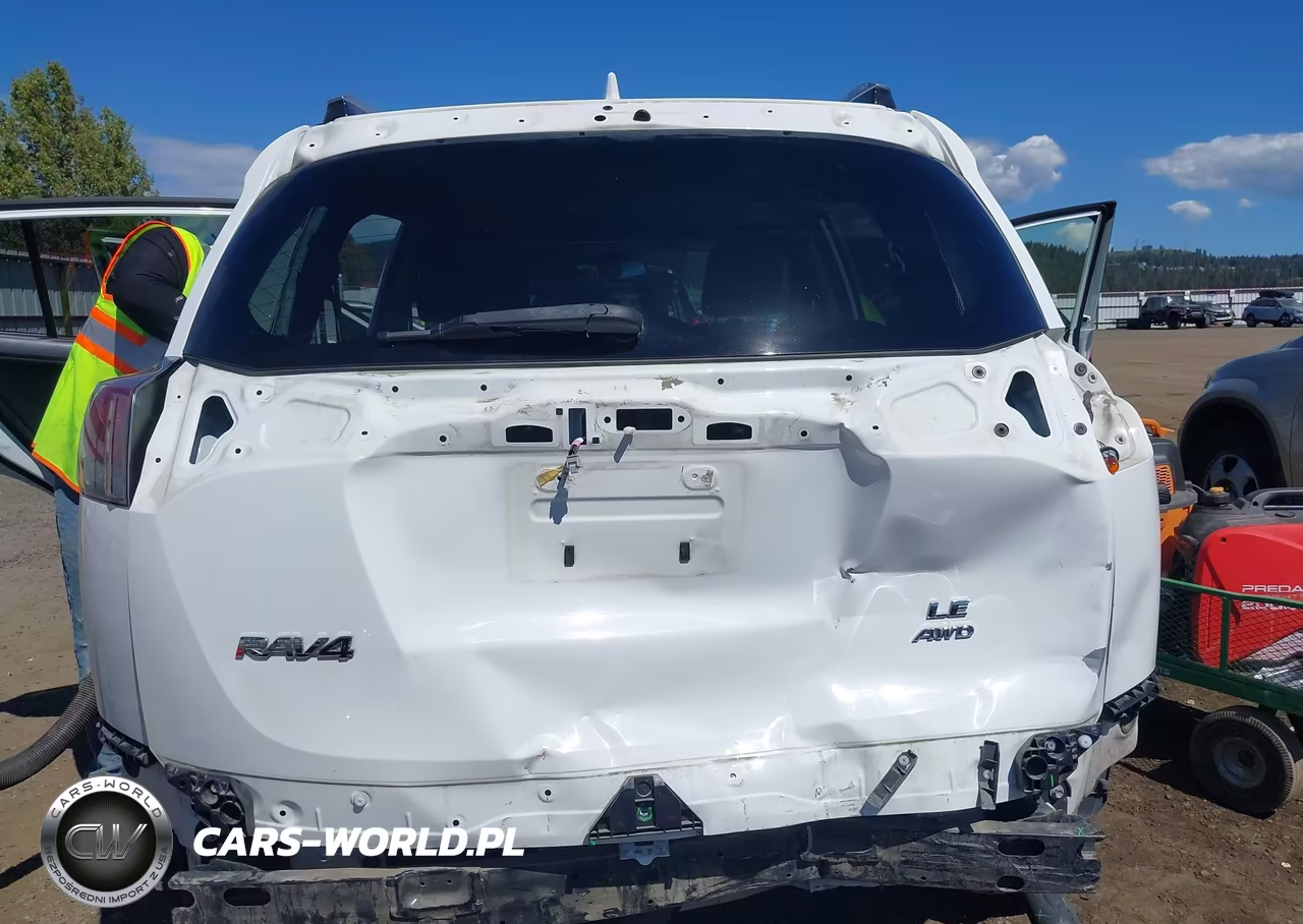 2018 Toyota Rav4 Le VIN:JTMBFREV1JJ242811 - 17