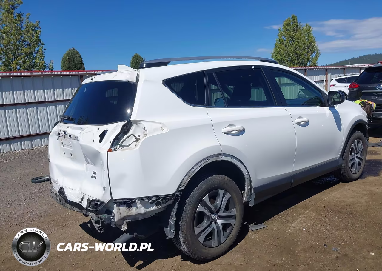 2018 Toyota Rav4 Le VIN:JTMBFREV1JJ242811 - 4
