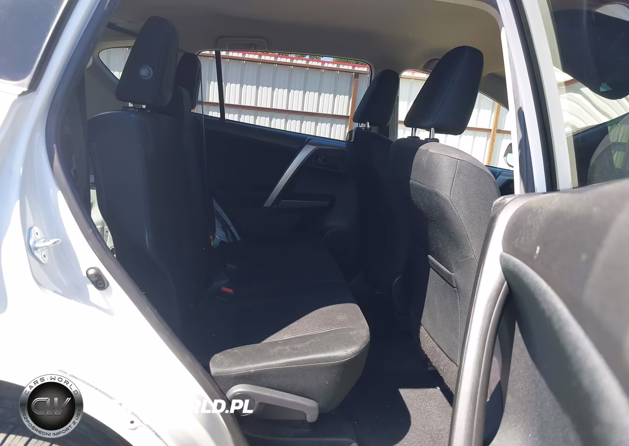 2018 Toyota Rav4 Le VIN:JTMBFREV1JJ242811 - 8