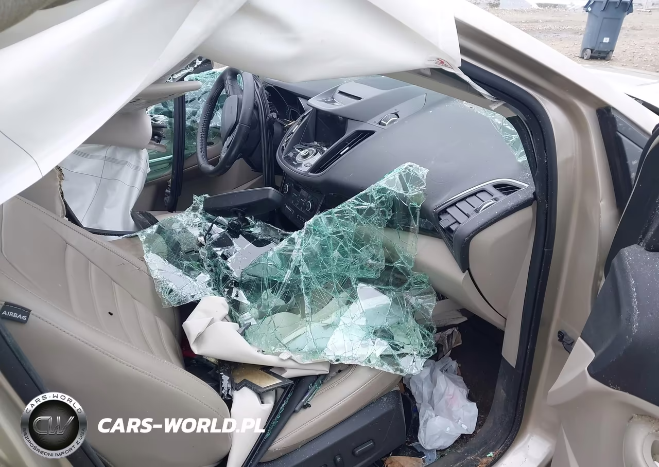 2018 Ford Escape Titanium VIN:1FMCU9J92JUB10833 - 5