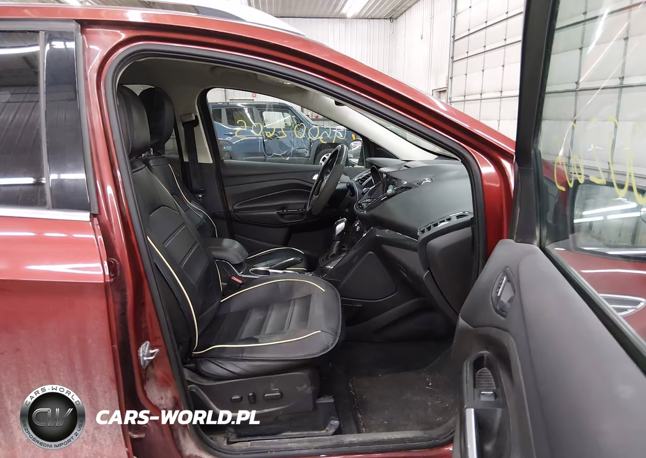 2016 Ford Escape Titanium VIN:1FMCU9JX5GUA21555 - 5