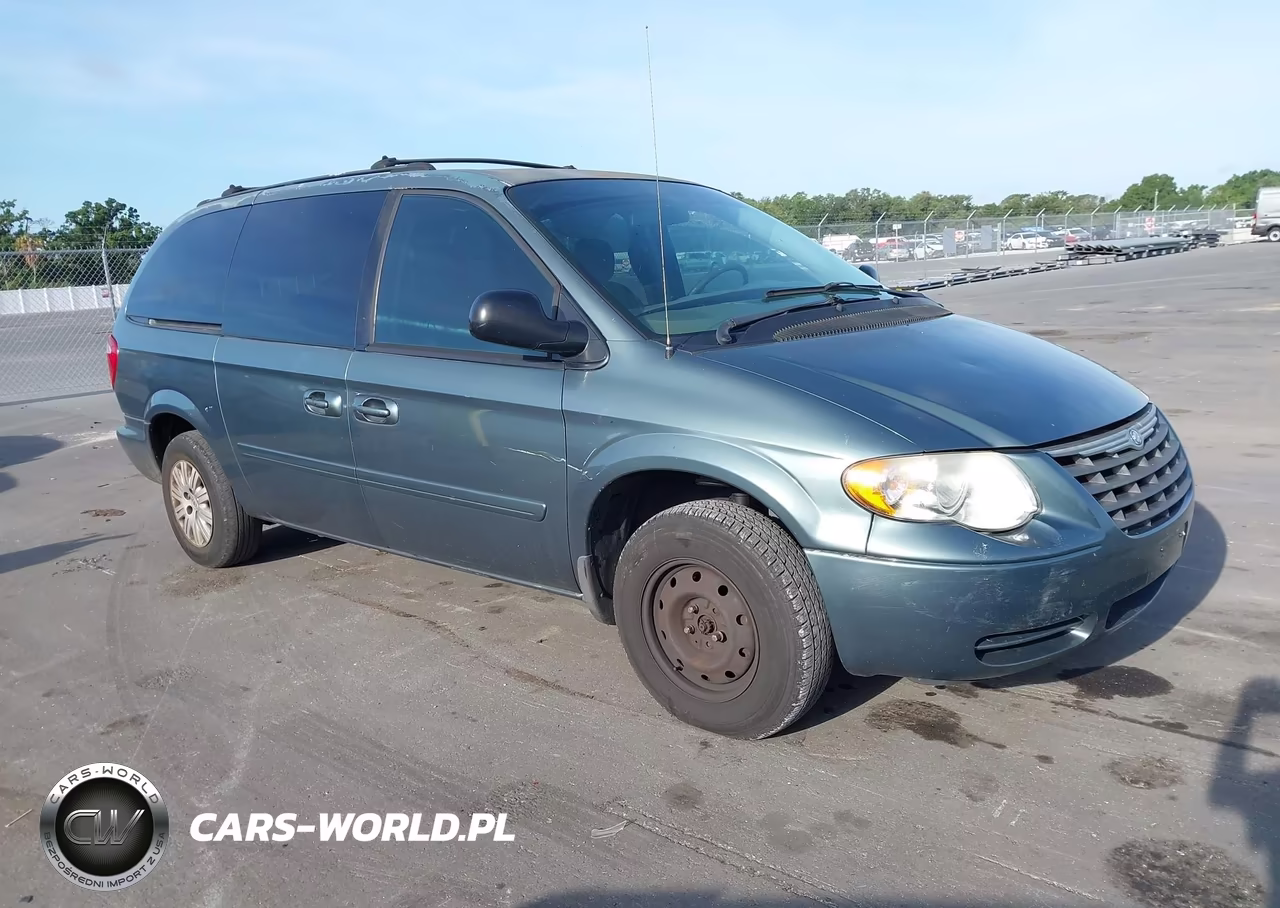 2005 Chrysler Town & Country Lx