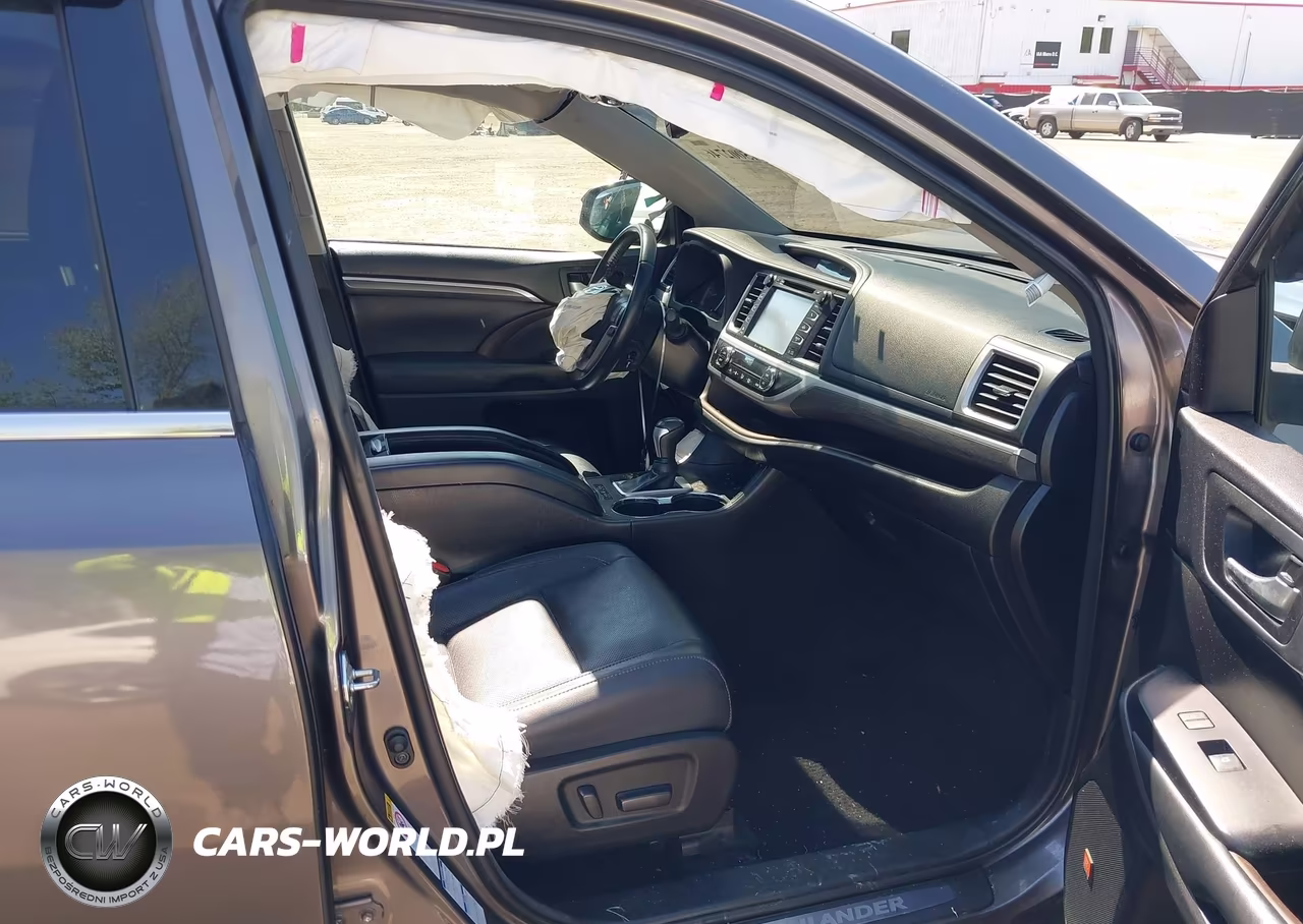 2018 Toyota Highlander Limited VIN:5TDDZRFH1JS877040 - 5