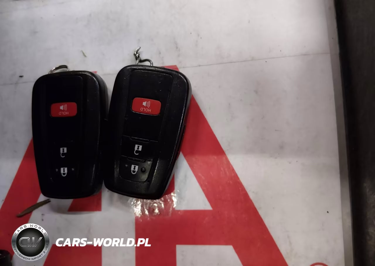 2018 Toyota Prius Two VIN:JTDKBRFU4J3583013 - 11