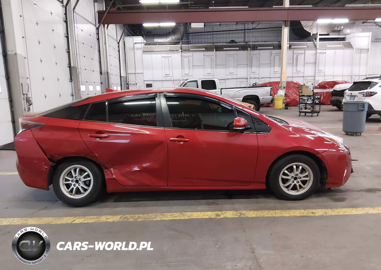 2018 Toyota Prius Two VIN:JTDKBRFU4J3583013 - 13