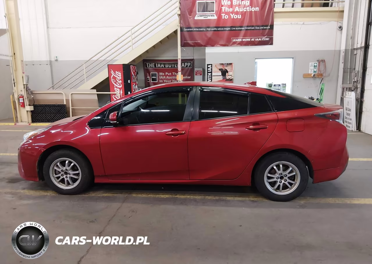2018 Toyota Prius Two VIN:JTDKBRFU4J3583013 - 14