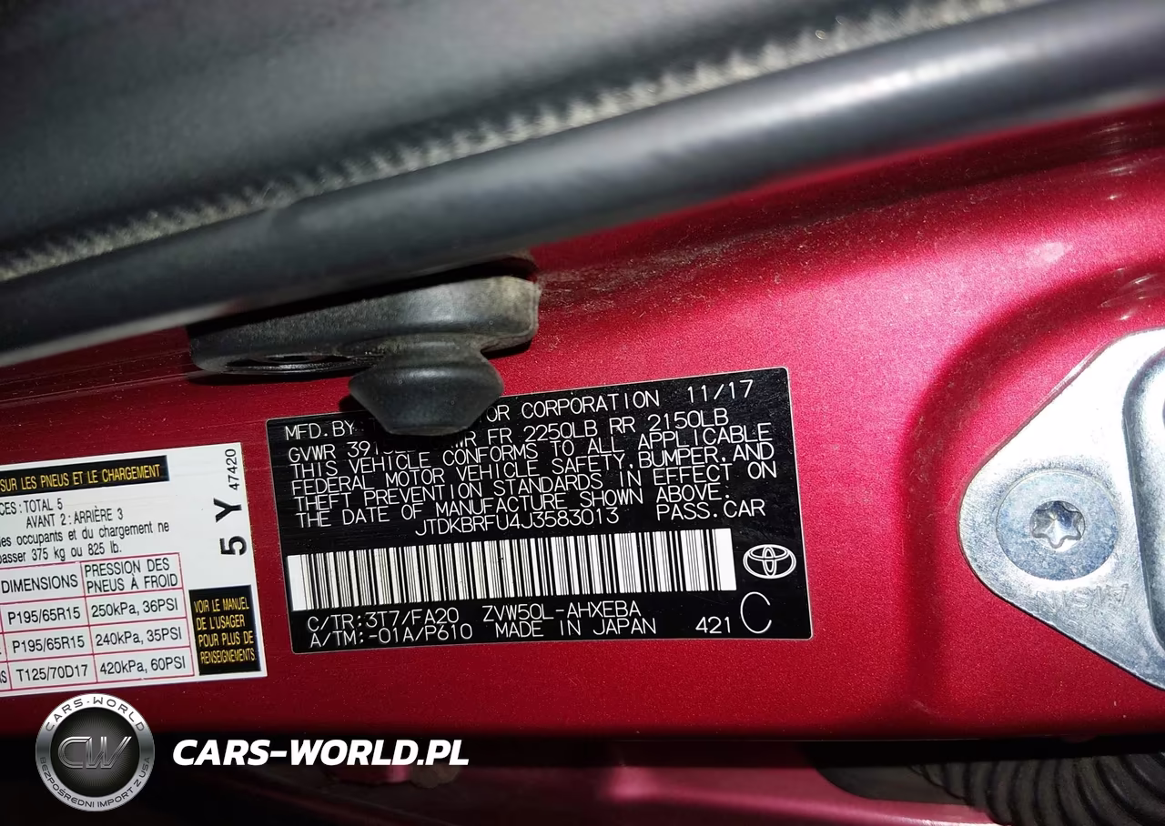 2018 Toyota Prius Two VIN:JTDKBRFU4J3583013 - 9