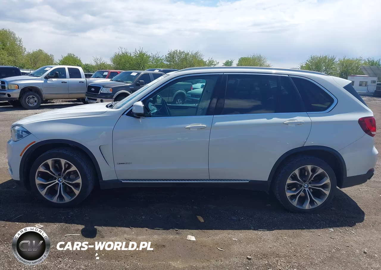 2015 BMW X5 xDrive50I VIN:5UXKR6C5XF0J78255 - 14