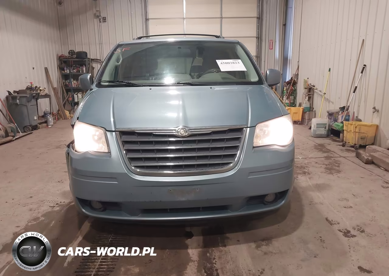 2010 Chrysler Town & Country Touring VIN:2A4RR5D18AR136374 - 12