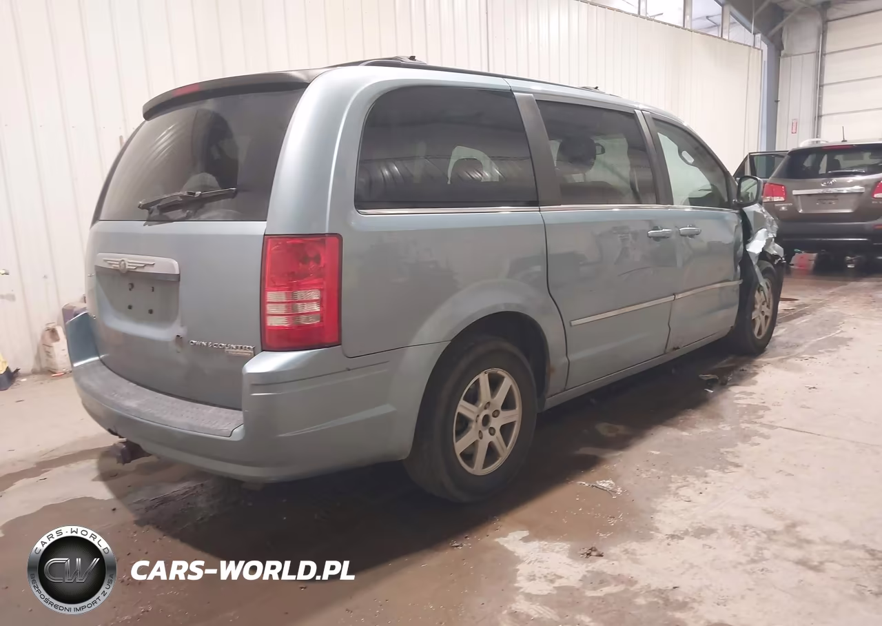 2010 Chrysler Town & Country Touring VIN:2A4RR5D18AR136374 - 4