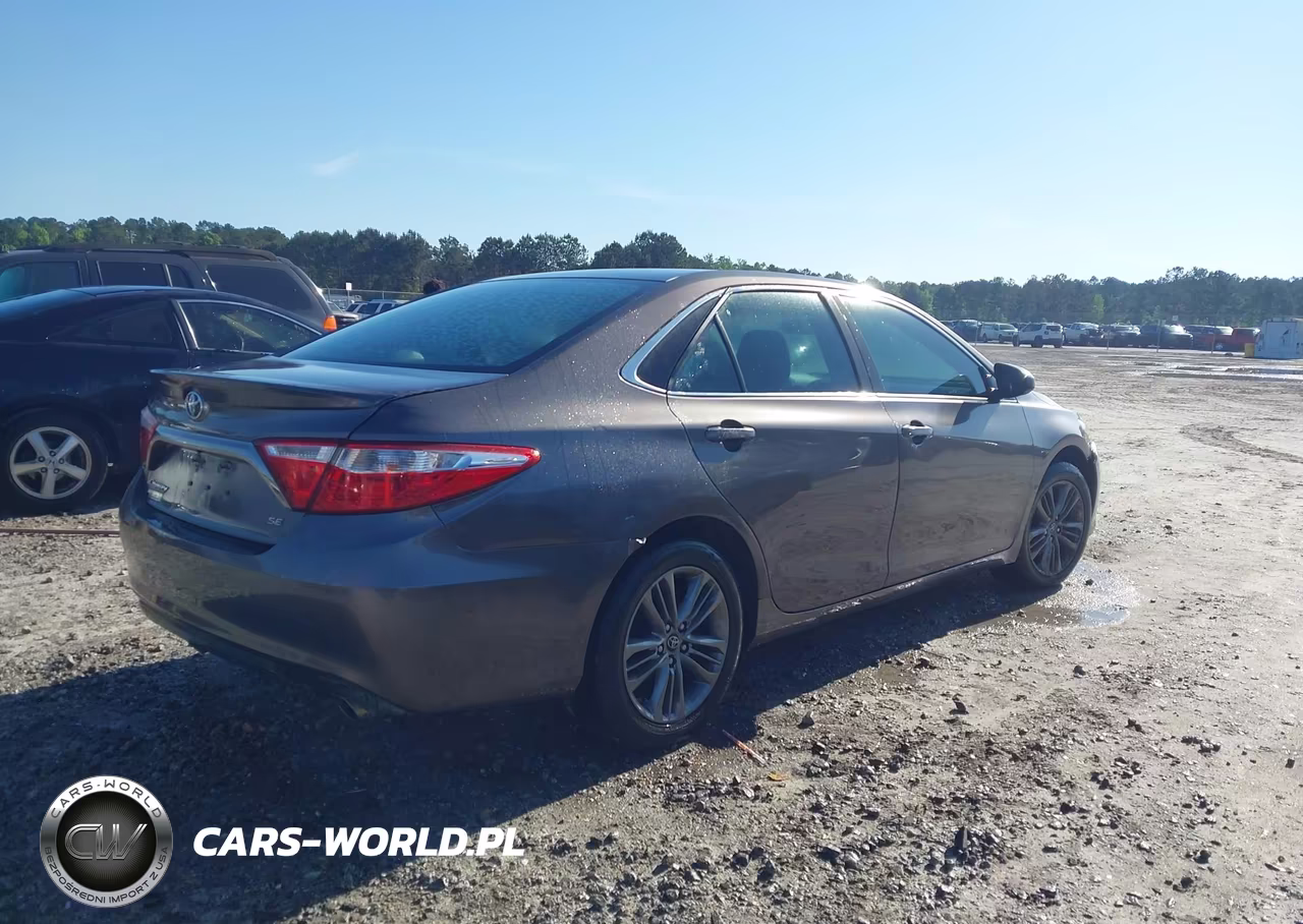 2017 Toyota Camry Se VIN:4T1BF1FK1HU633161 - 4