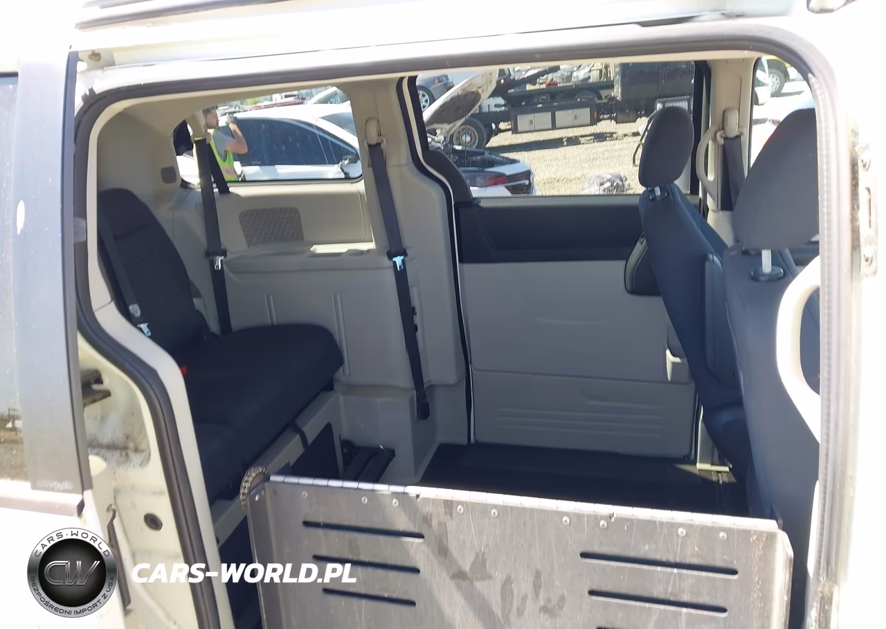 2010 Dodge Grand Caravan Sxt VIN:2D4RN5D17AR261337 - 8