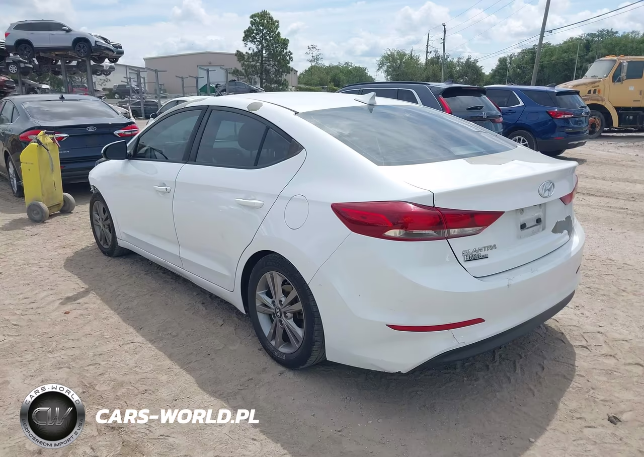 2018 Hyundai Elantra Sel VIN:5NPD84LF5JH303023 - 3