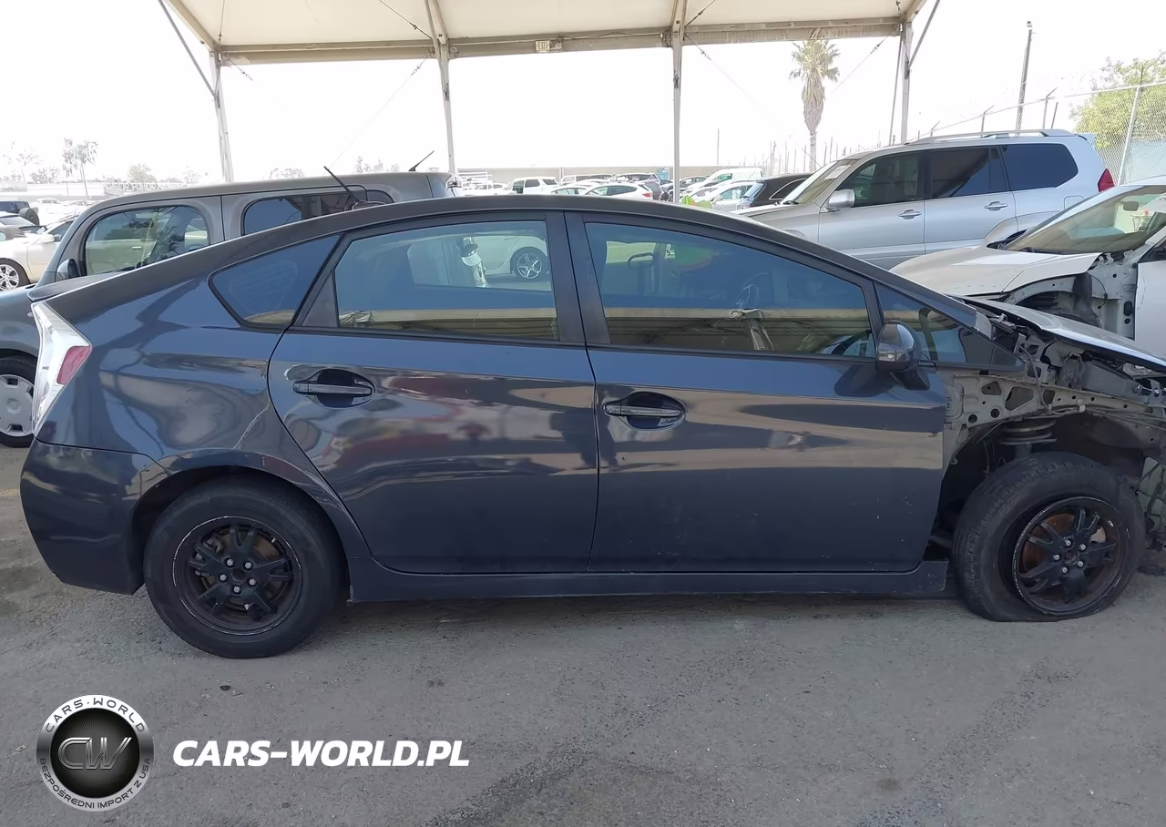 2013 Toyota Prius Three VIN:JTDKN3DU1D1673677 - 14