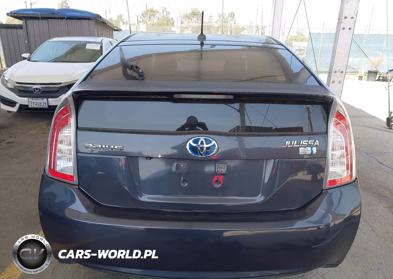 2013 Toyota Prius Three VIN:JTDKN3DU1D1673677 - 17