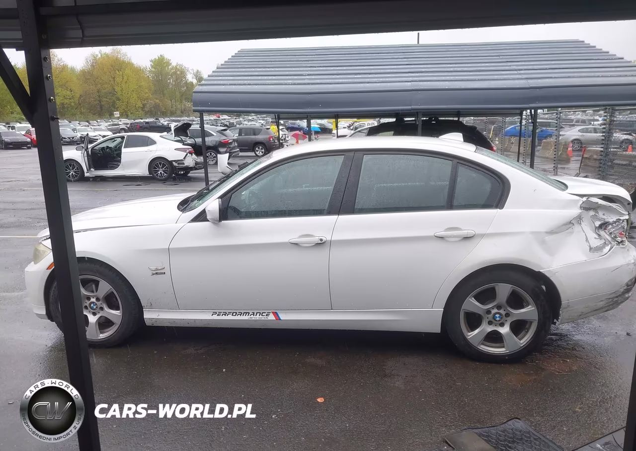 2011 BMW 328I xDrive VIN:WBAPK7C59BA972974 - 14