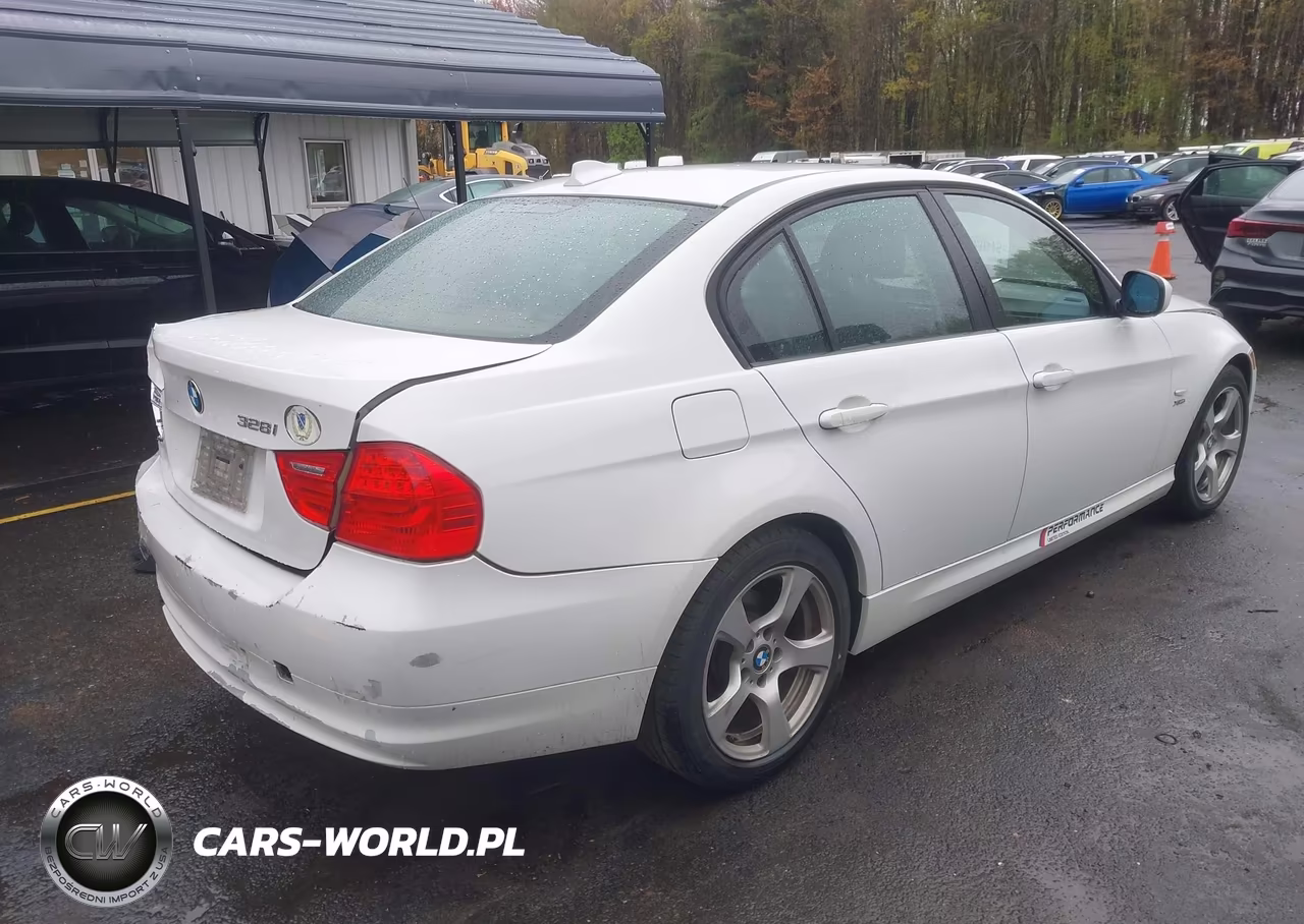 2011 BMW 328I xDrive VIN:WBAPK7C59BA972974 - 4