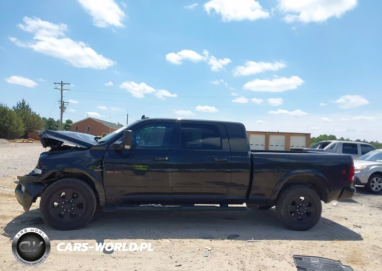 2018 Ram 2500 Laramie 4X2 6'4 Box VIN:3C6UR4NL9JG409037 - 14