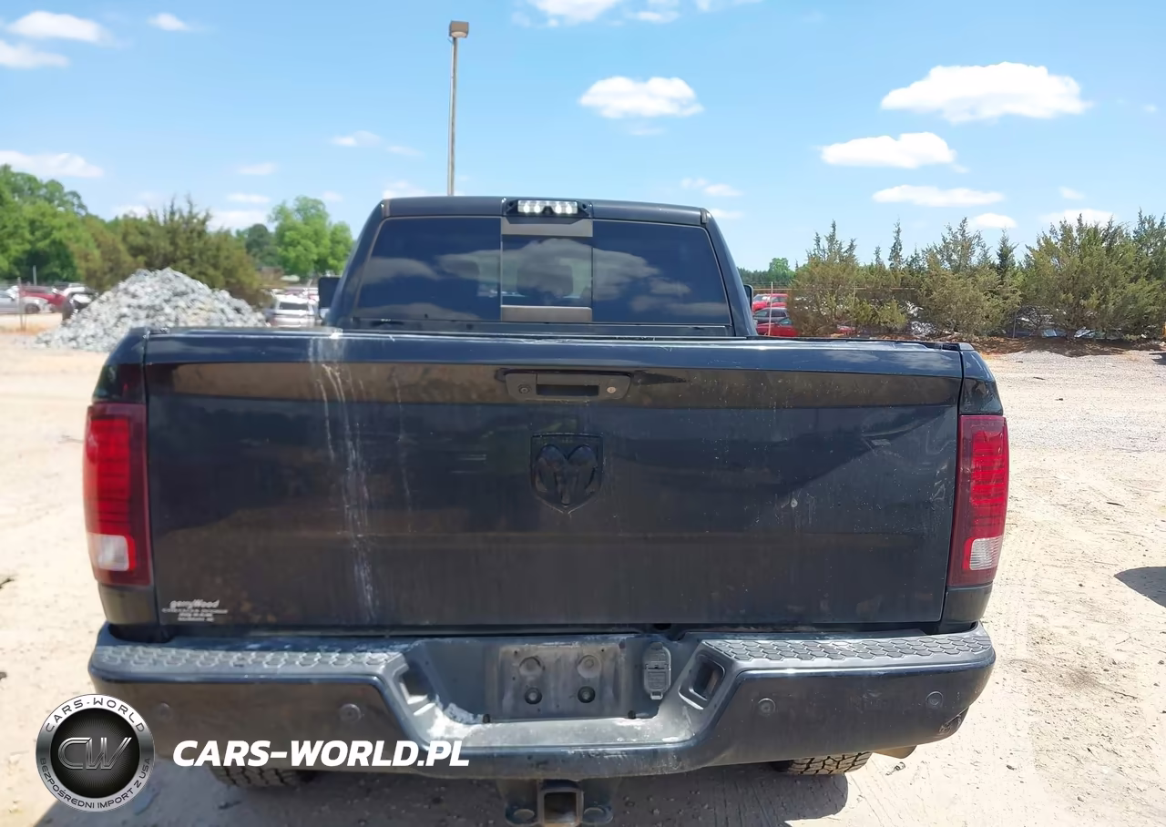 2018 Ram 2500 Laramie 4X2 6'4 Box VIN:3C6UR4NL9JG409037 - 16