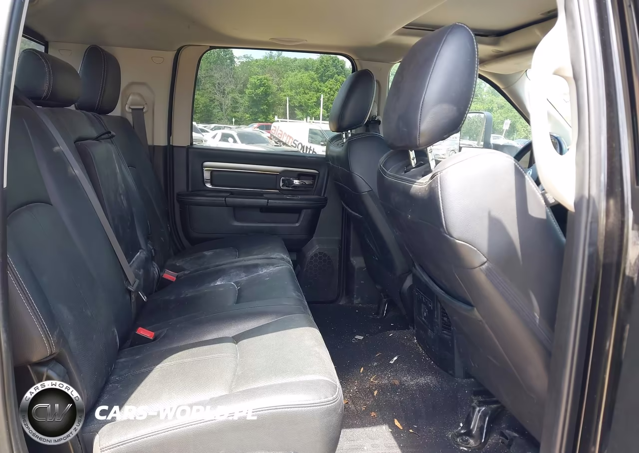 2018 Ram 2500 Laramie 4X2 6'4 Box VIN:3C6UR4NL9JG409037 - 8