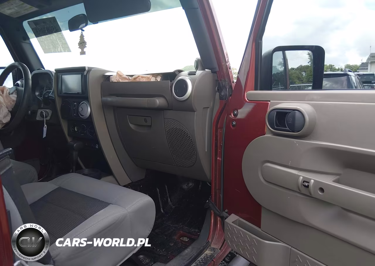 2008 Jeep Wrangler Unlimited Sahara VIN:1J8GA591X8L543198 - 5