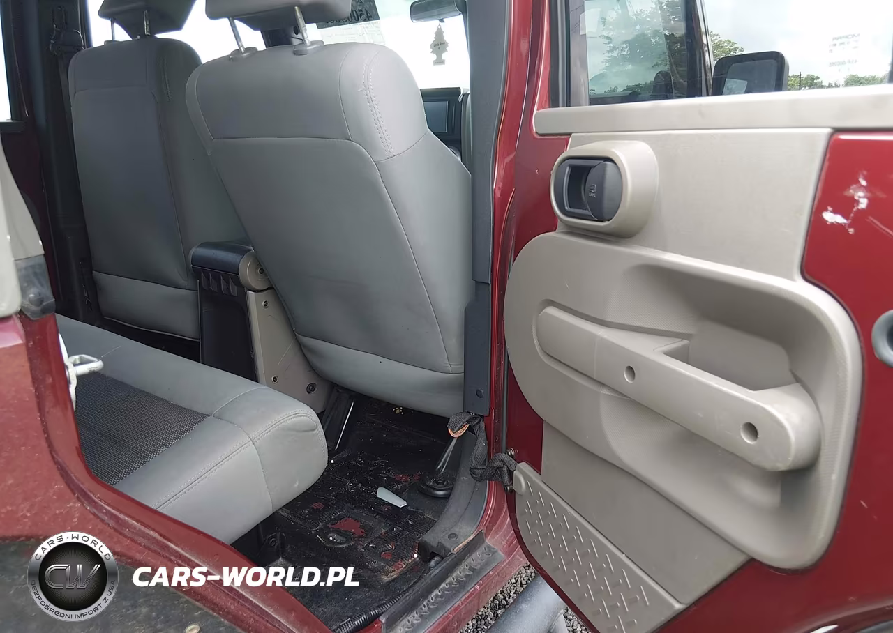 2008 Jeep Wrangler Unlimited Sahara VIN:1J8GA591X8L543198 - 8