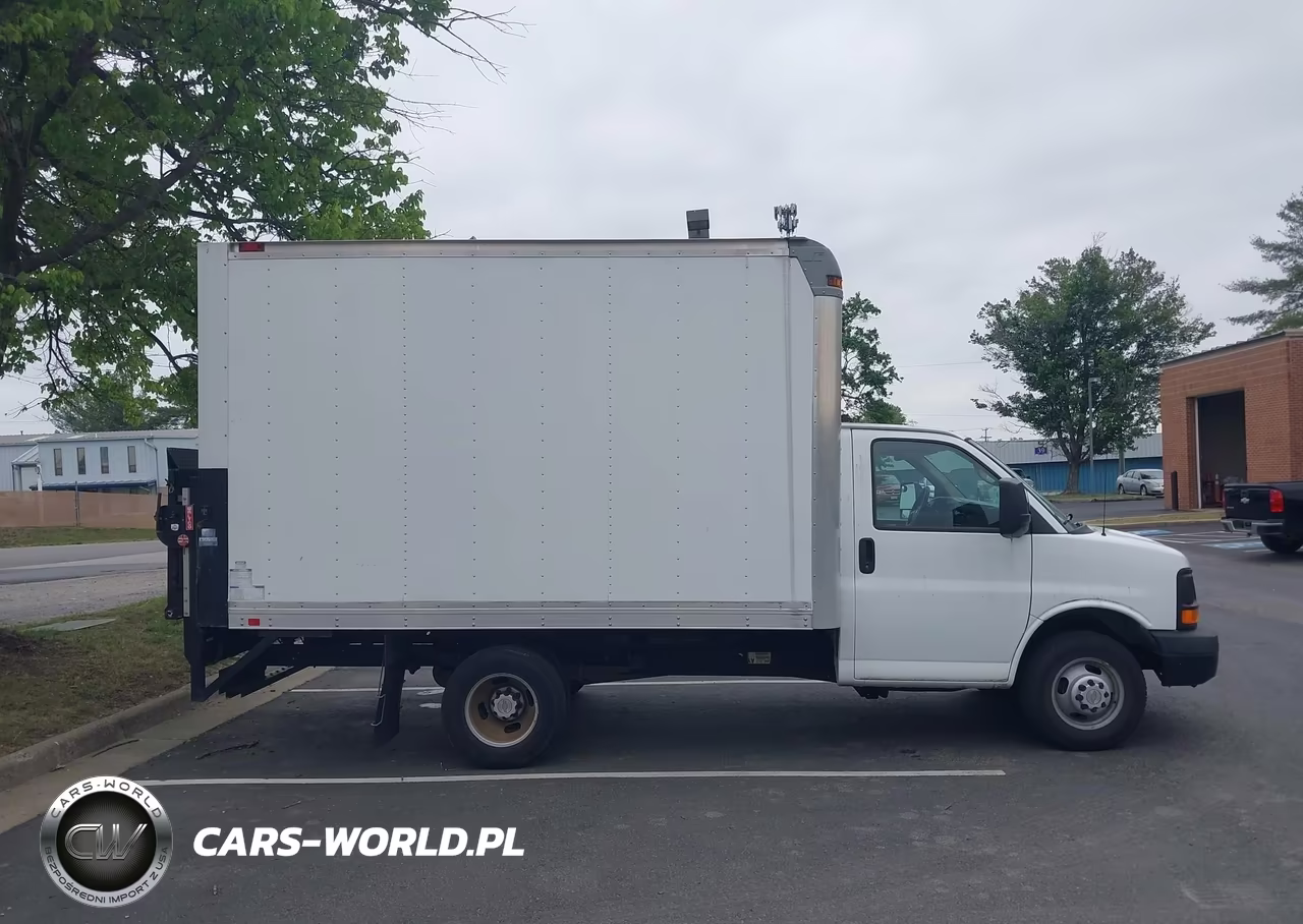 2015 Chevrolet Express Cutaway 3500 VIN:1GB3G2CG7F1108765 - 12