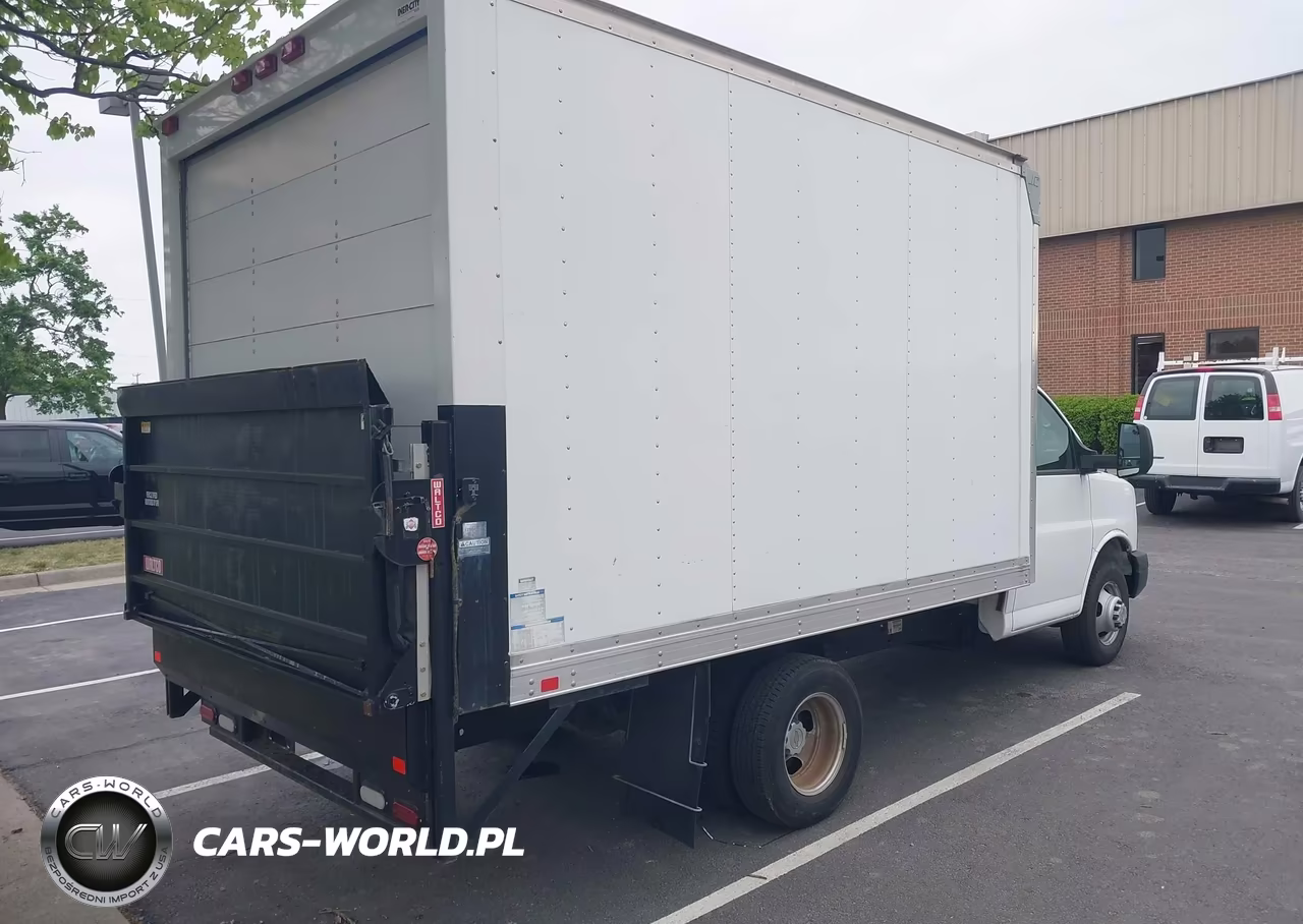 2015 Chevrolet Express Cutaway 3500 VIN:1GB3G2CG7F1108765 - 4