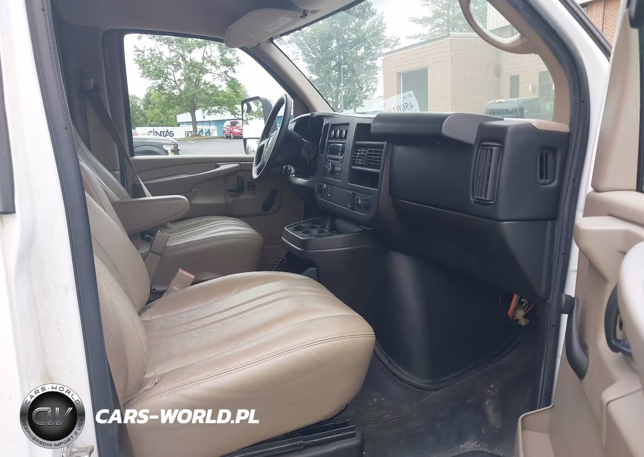 2015 Chevrolet Express Cutaway 3500 VIN:1GB3G2CG7F1108765 - 5