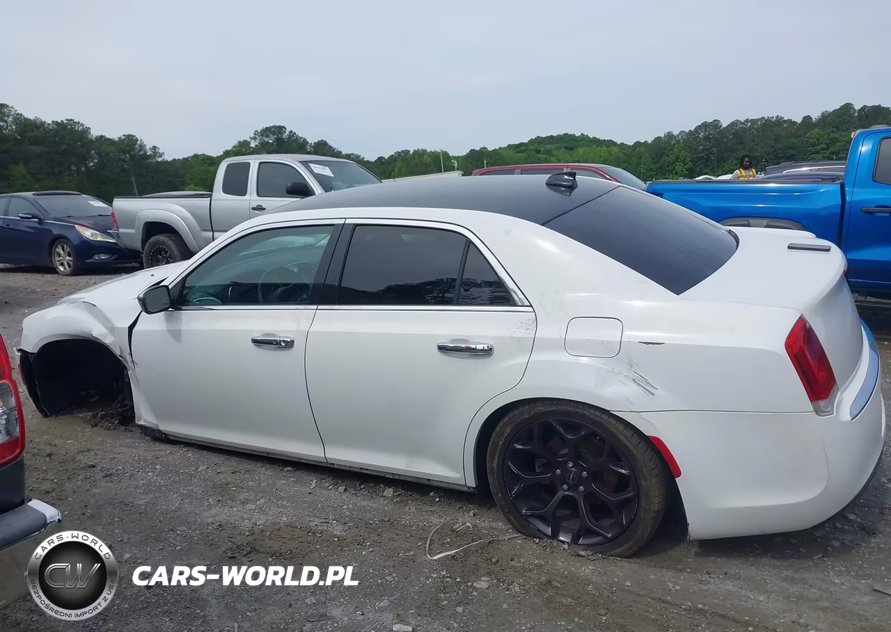 2016 Chrysler 300 Limited VIN:2C3CCAAG1GH207934 - 13