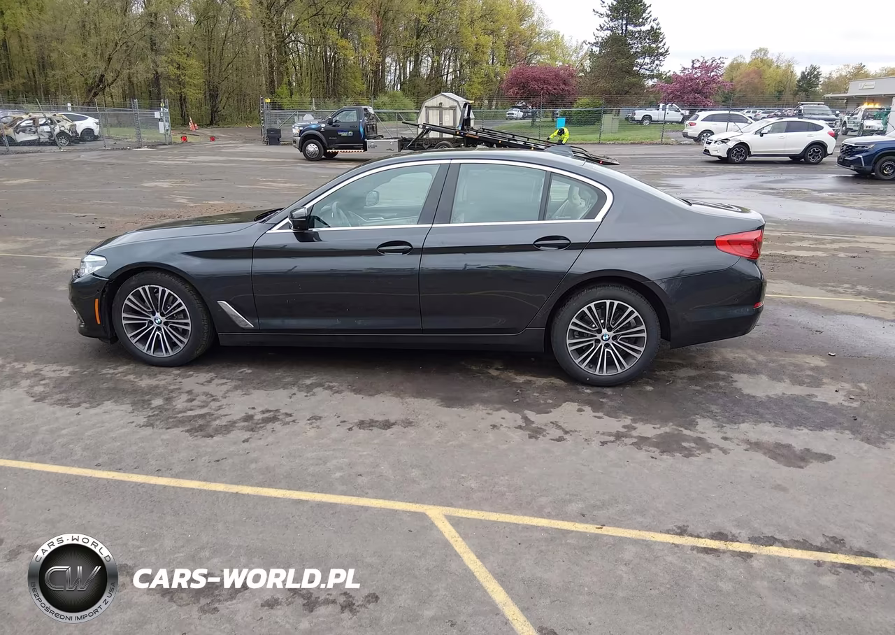 2019 BMW 530I xDrive VIN:WBAJA7C57KWW19662 - 14